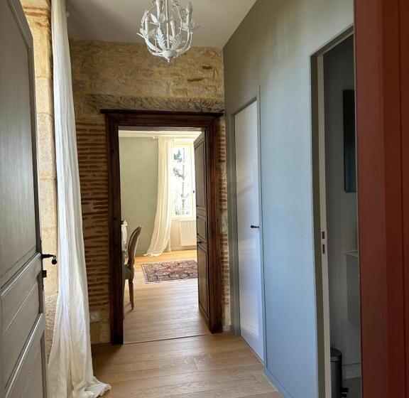 Номер Стандарт, Les Hauts De Saulies