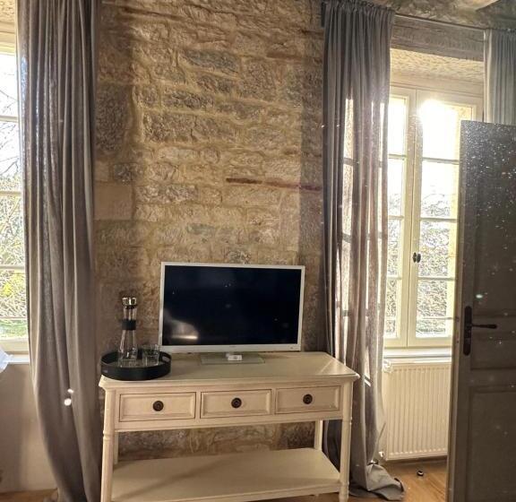 Номер Deluxe, Les Hauts De Saulies