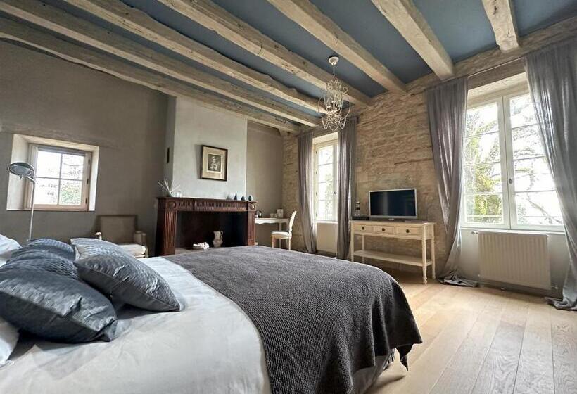 Номер Deluxe, Les Hauts De Saulies