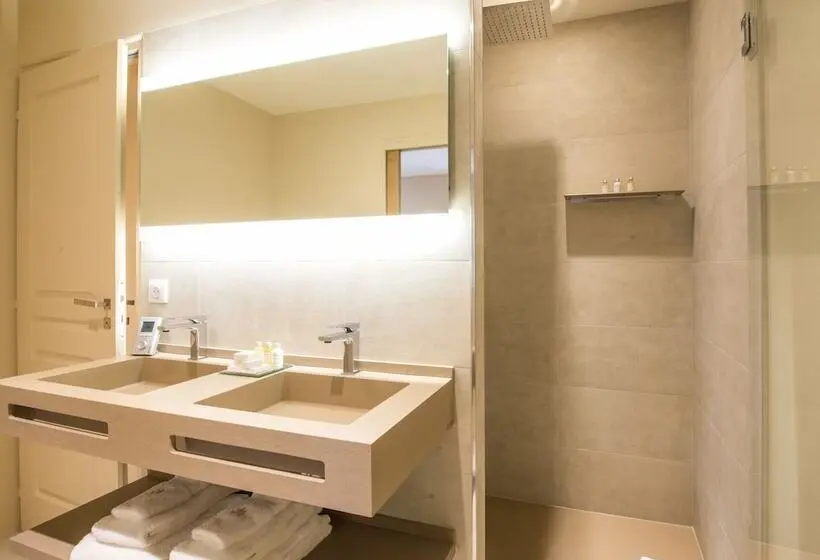 Deluxe-huone, Les Suites Du Champagne De Venoge
