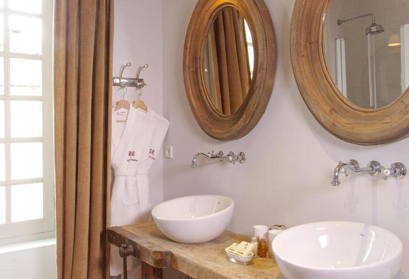 سوئیت با تخت بزرگ, Logis De La Cadène   Teritoria