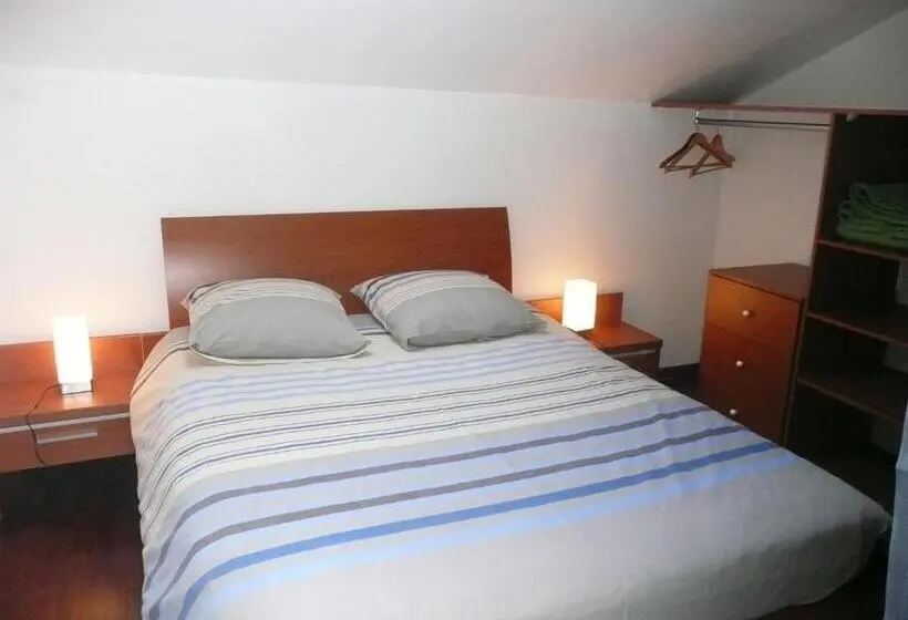 Huoneisto 1 Makuuhuone Puutarhanäkymä, Chambres D Hôtes D Antardieu