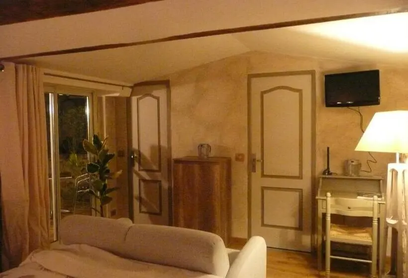 Standard-huone Terassi, Chambres D Hôtes D Antardieu