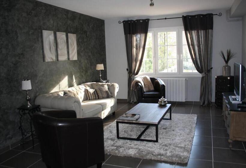 带露台两卧公寓, La Gourgasse Vieille