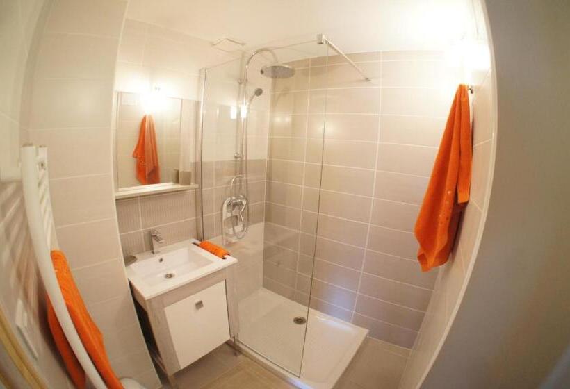 带1个卧室的带阳台的公寓, La Gourgasse Vieille