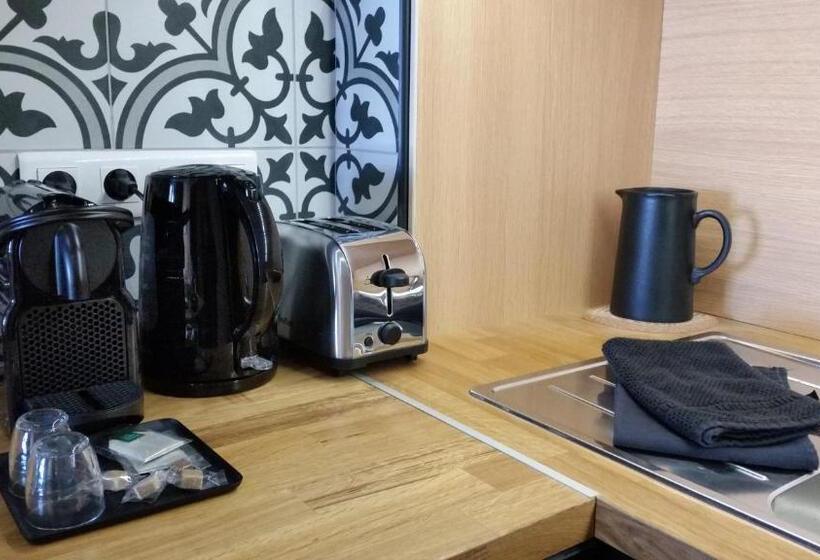 标准工作室带泳池景, La Gourgasse Vieille