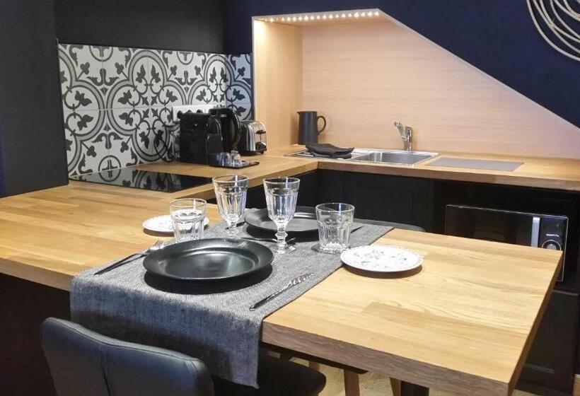 标准工作室带泳池景, La Gourgasse Vieille