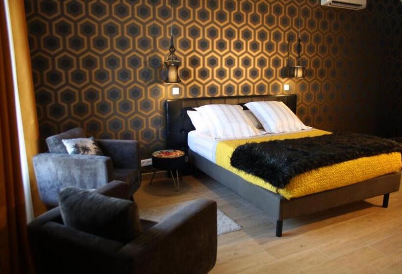 标准工作室带泳池景, La Gourgasse Vieille