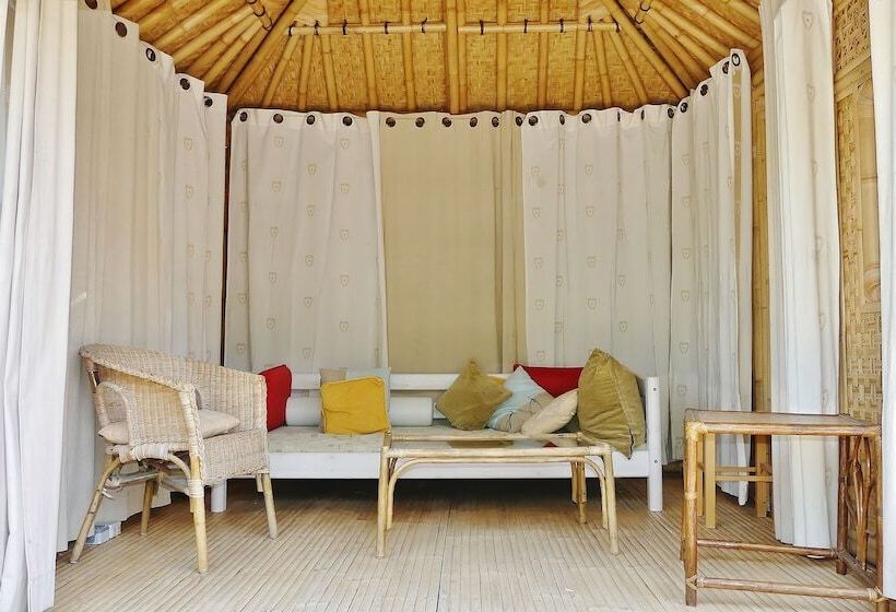 Standard Tent, Mas Escombelle