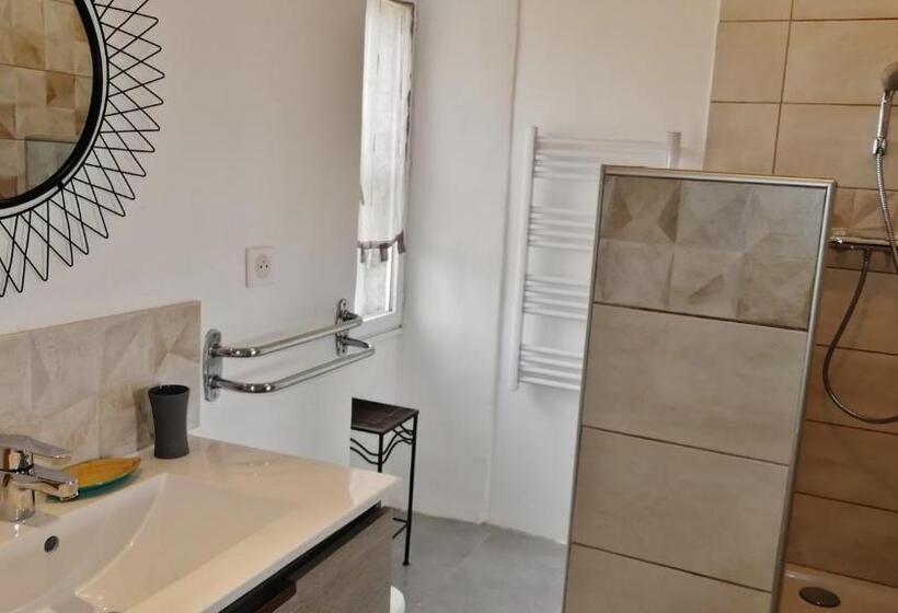 Номер Стандарт, Mas Escombelle