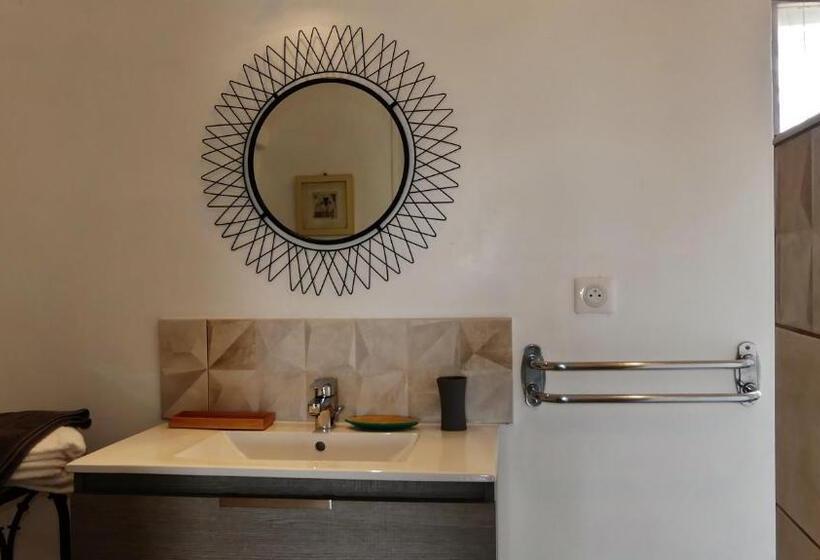 Номер Стандарт, Mas Escombelle