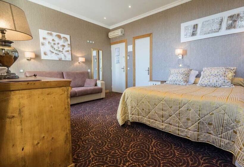 חדר סטנדרט לארבעה, Restaurant Bellevue