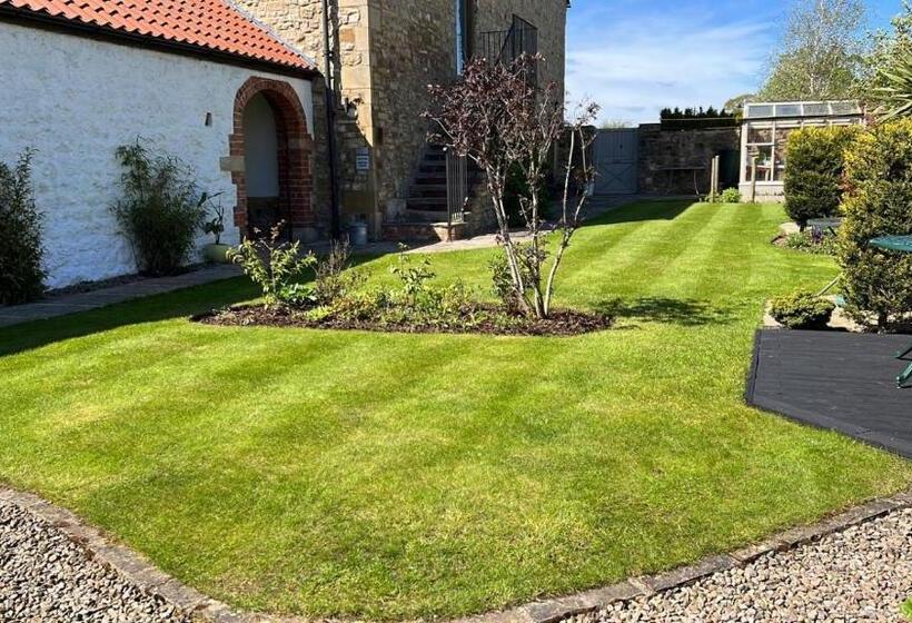 جناح ديلوكس سرير كينج, The Garden Suites At Snape Castle Mews