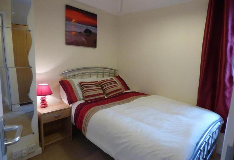 Дом 1 Спальня, Birdholme House