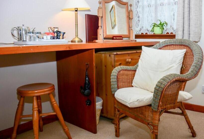 Номер Стандарт, Clarke Cottage Guest House