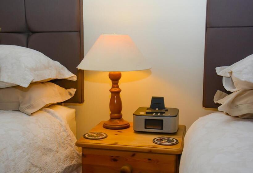 Номер Стандарт, Clarke Cottage Guest House