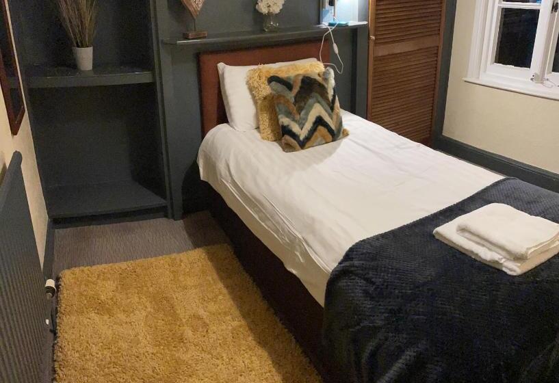 חדר סטנדרט, The Coach And Horses Inn