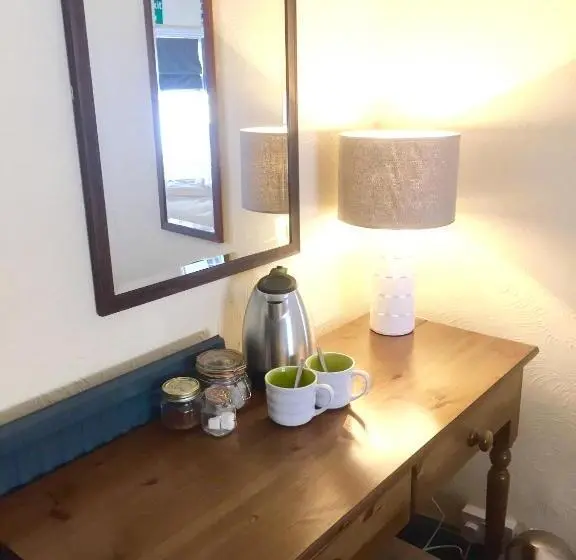 浴室共有のエコノミールーム, The Coach And Horses Inn