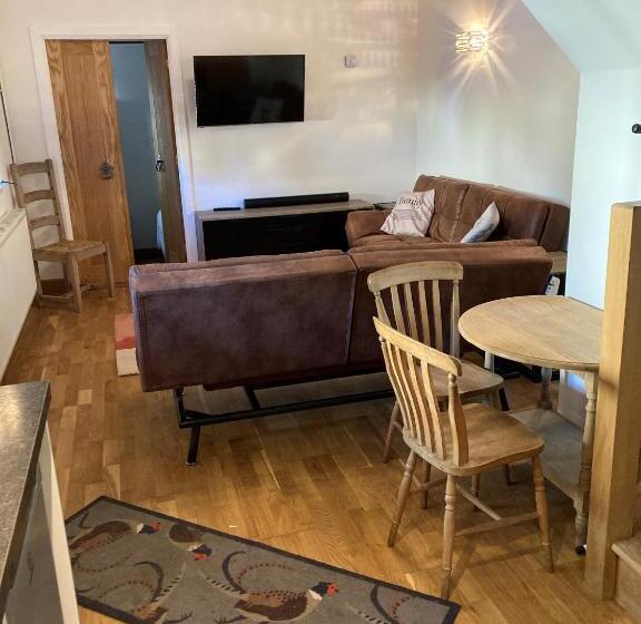 إستوديو قياسى, The Radnor Arms