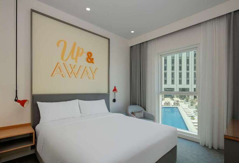 غرفة عائلية متصلة, Rove At The Park