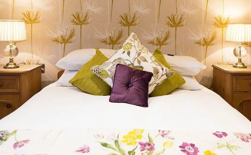 Suit Deluxe, Cold Cotes Harrogate