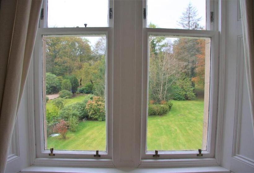 اتاق لوکس با تخت بزرگ, Rudhanacraige