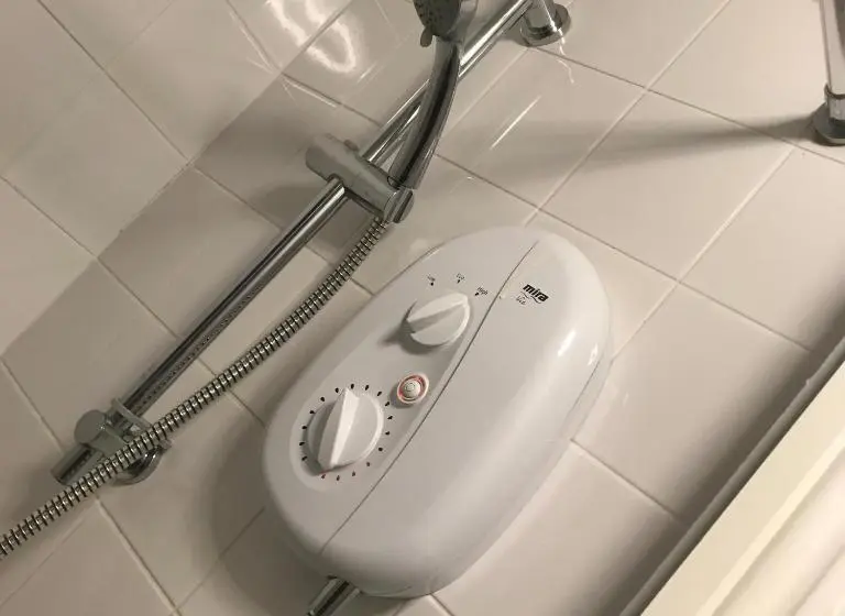Vuode Makuusalissa, Newcastle House Rothbury