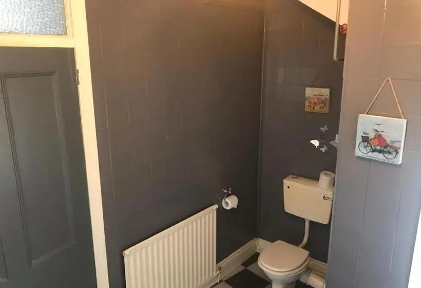 Standard Kolmen Hengen Huone Jaettu kylpyhuone, Newcastle House Rothbury