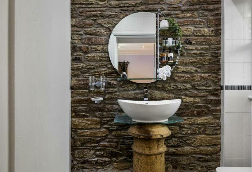 غرفة سوبيريور سرير كينج, Caemorgan Mansion