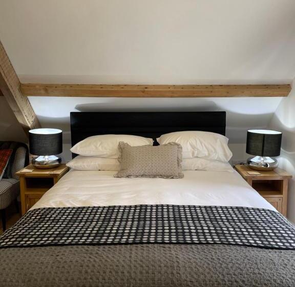 غرفة ديلوكس سرير كينج, Caemorgan Mansion