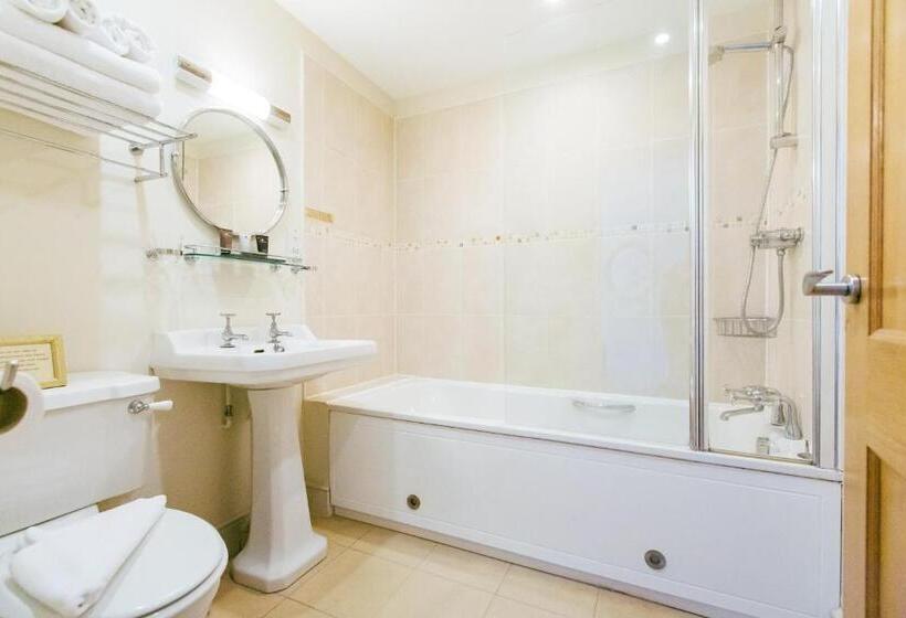 标准间, The East End Arms