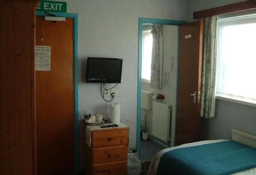 اتاق استاندارد یک نفره, Tremains Guest House