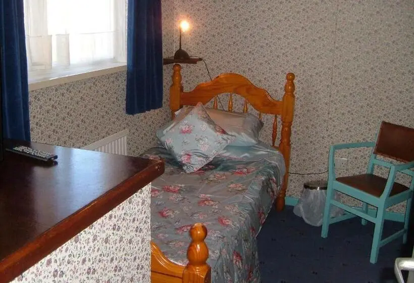 اتاق اکونومی یک تخته, Tremains Guest House