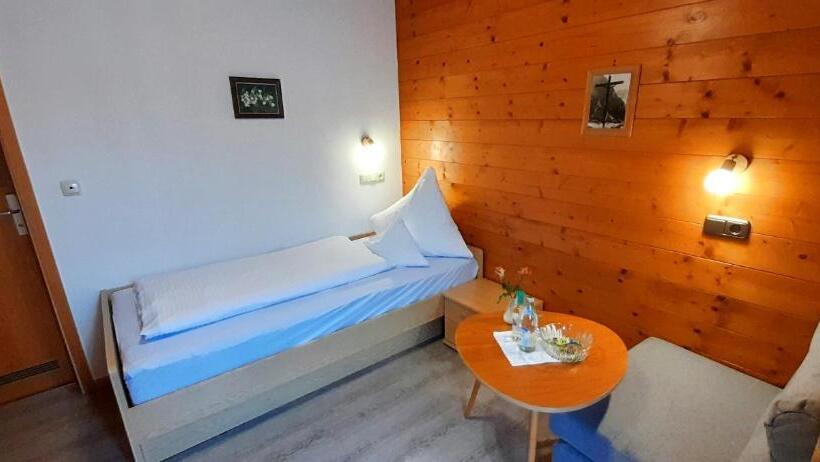 带阳台的标准单人间, Knapphof