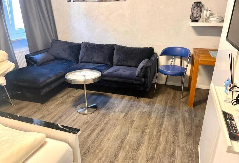 Superior-studio, Munich Apart