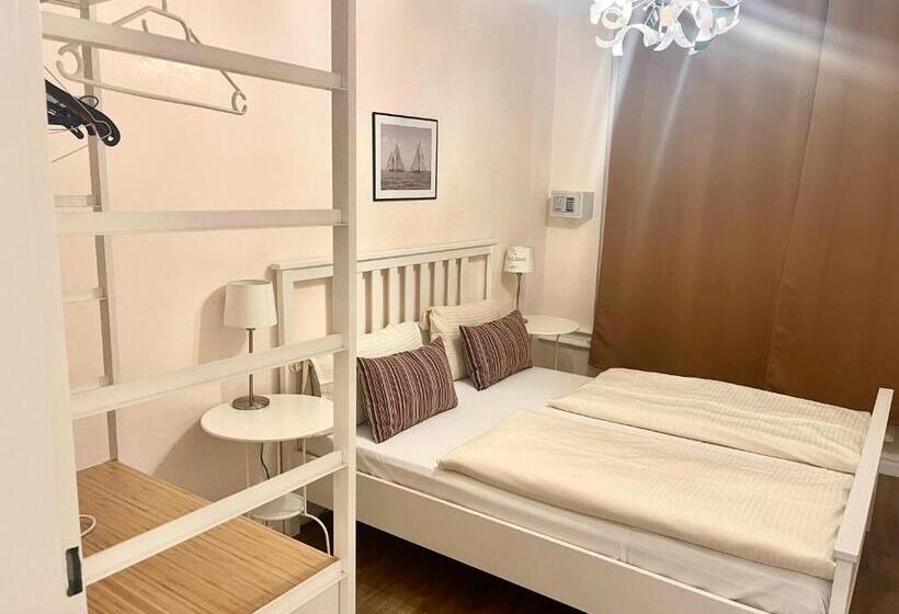 Perhesviitti, Munich Apart