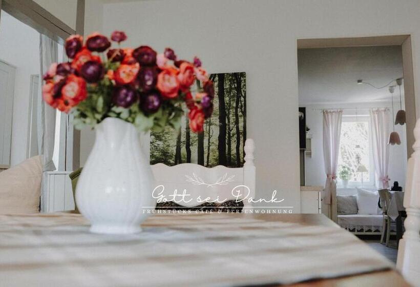 شقة سوبريور غرفة واحدة, Ferienwohnung Gott Sei Dank