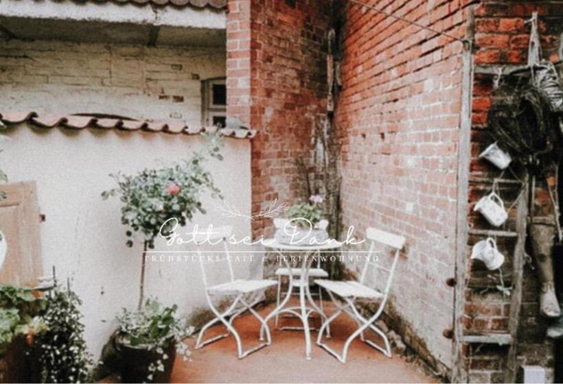 شقة غرفتين, Ferienwohnung Gott Sei Dank