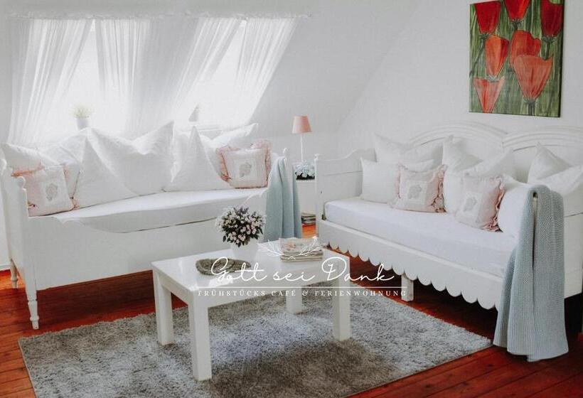 شقة غرفتين, Ferienwohnung Gott Sei Dank