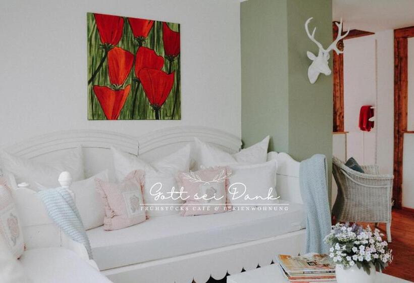 شقة غرفتين, Ferienwohnung Gott Sei Dank