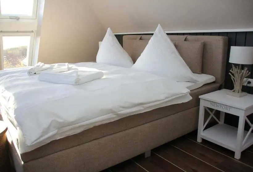 1 Bedroom Penthouse Apartment, Meerblick Lemkenhafen