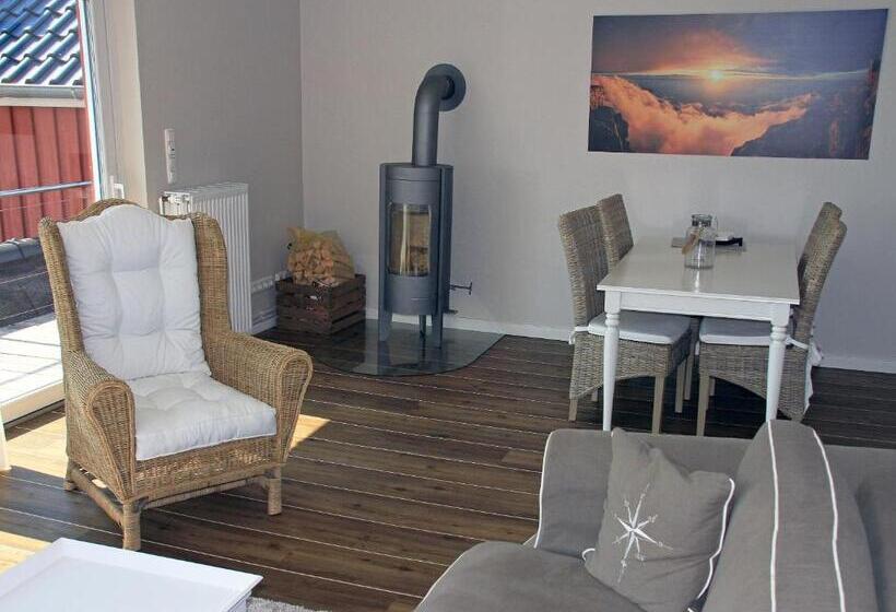 带1个卧室的顶楼公寓, Meerblick Lemkenhafen