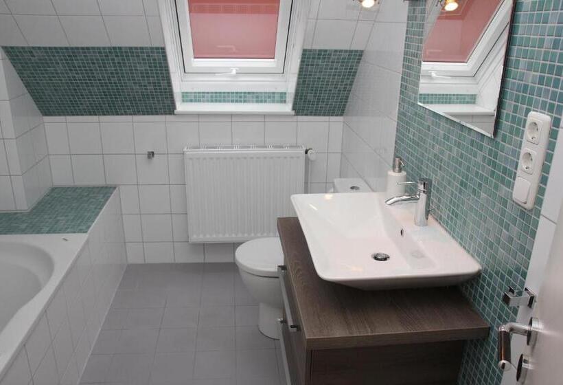 带2个卧室的公寓, Meerblick Lemkenhafen