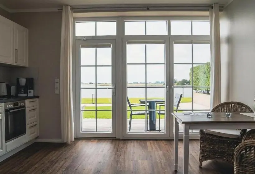 Standard-studio Merinäkymä, Meerblick Lemkenhafen