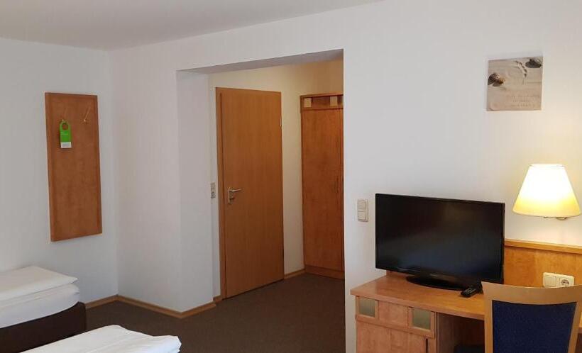 غرفة قياسية ثلاثية, Moosburger Hof