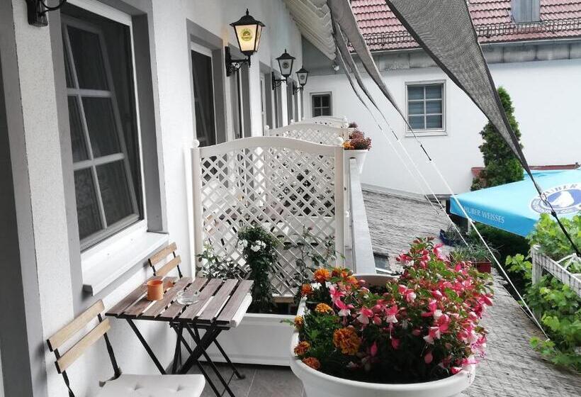 غرفة قياسية مزوَّدة بشُرفة, Moosburger Hof