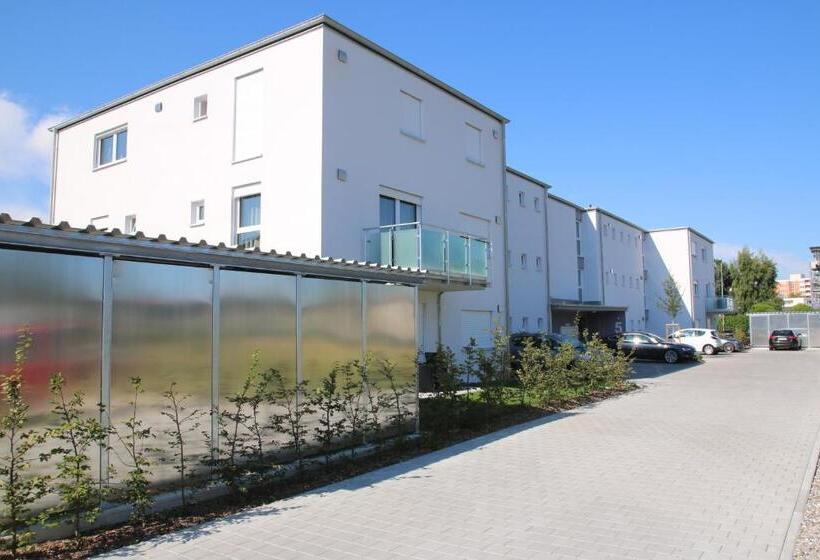 3ベッドルームアパートメント, Living Neuburg