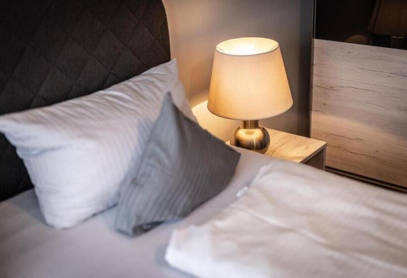 3ベッドルームアパートメント, Living Neuburg