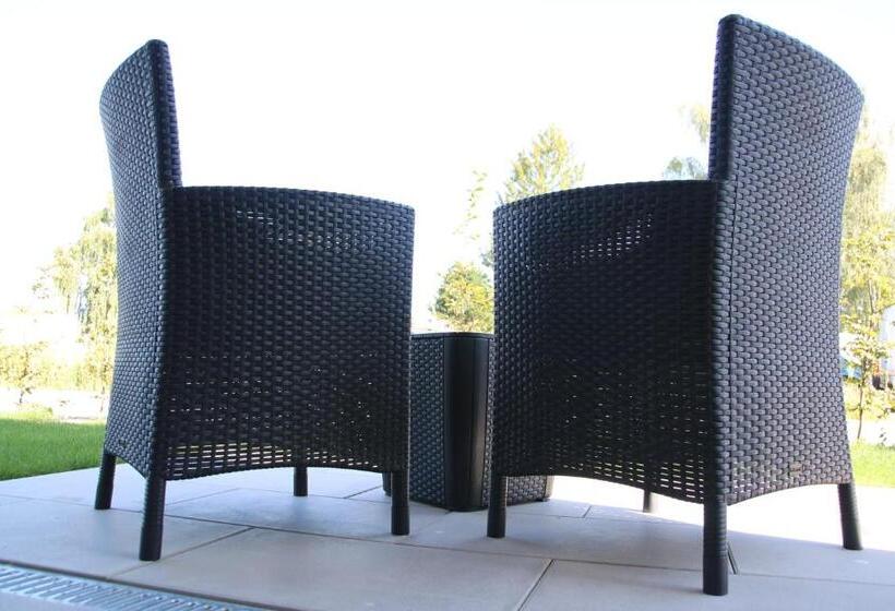 2ベッドルームアパートメント, Living Neuburg