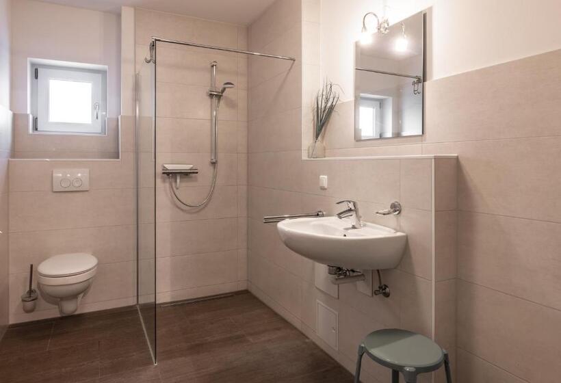 3ベッドルームアパートメント, Living Neuburg